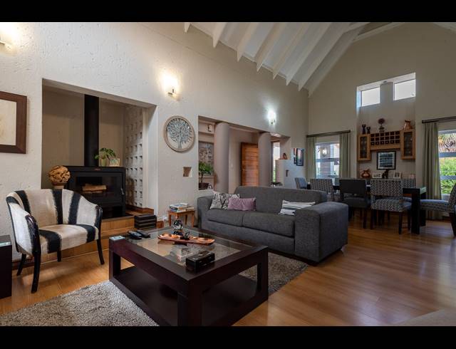 3 BEDROOM TOWNHOUSE SOLD IN GLENVISTA